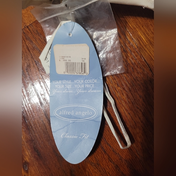 Alfred Angelo Disney Collection wedding dress - Picture 5 of 6